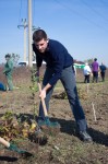 Dragos Bucurenci_Voluntar de profesie_plantare_Foto Vlad Basca Dragos Bucurenci_Voluntar de profesie_plantare_Foto Vlad Basca