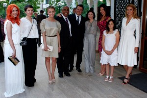 Adela Popescu, Maria Apostol, Andreea Pătraşcu, Charles Abani - Managing Director / Ark, Ştefan Dărăbuş – Director Naţional HHC România, Paula Herlo, Oana Cuzino și fetița ei Noemi, Amalia Enache