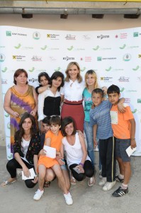 Gabriela Vrânceanu Firea şi copiii de la "Robin Hood"
